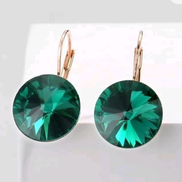 Elegant Green Crystal Earrings - Picture 1 of 2